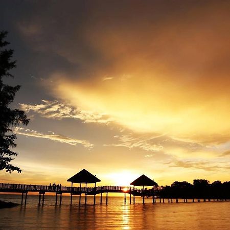 Smilez Homestay H102 & A306 At Pd Perdana Kondo Resort Port Dickson Exteriör bild