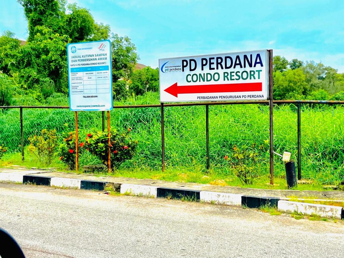 Smilez Homestay H102 & A306 At Pd Perdana Kondo Resort Port Dickson Exteriör bild