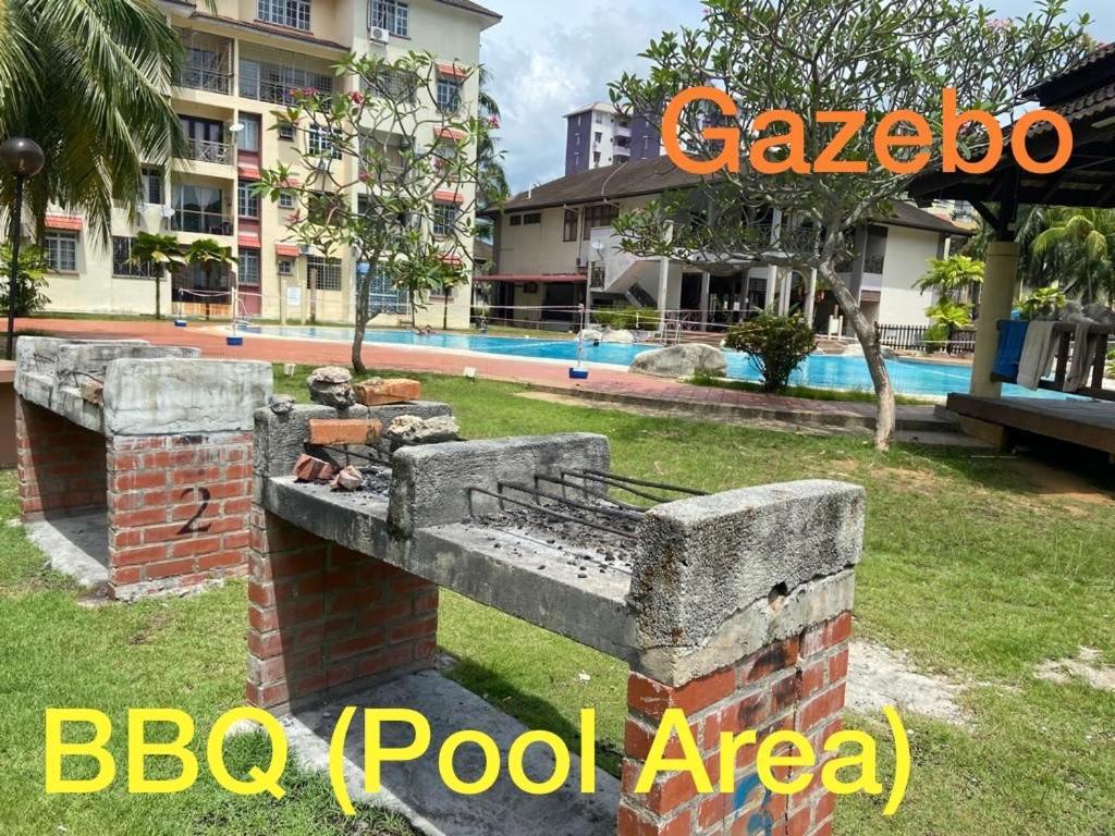 Smilez Homestay H102 & A306 At Pd Perdana Kondo Resort Port Dickson Exteriör bild