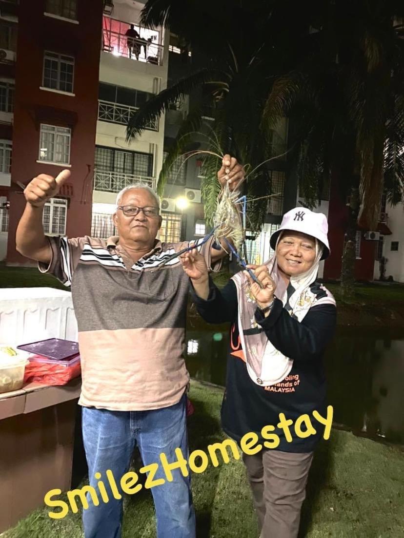 Smilez Homestay H102 & A306 At Pd Perdana Kondo Resort Port Dickson Exteriör bild